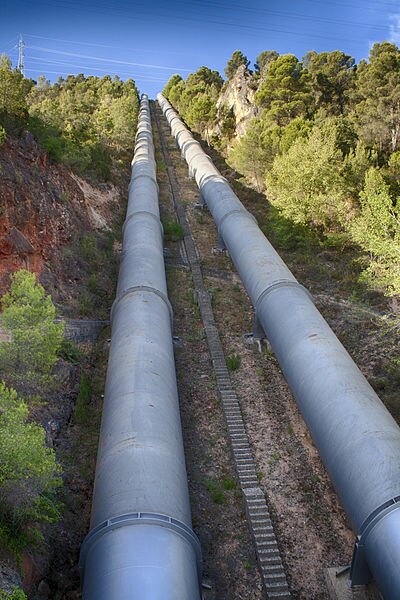 A water pipeline in the Tagus-Segura Water Transfer in Spain. Photo by flicker user M.Peinado CC-BY